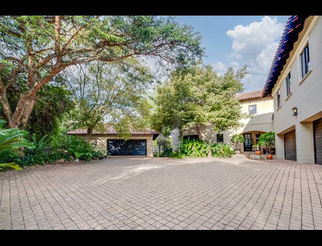 5 BEDROOM HOUSE FOR SALE IN BRYANSTON